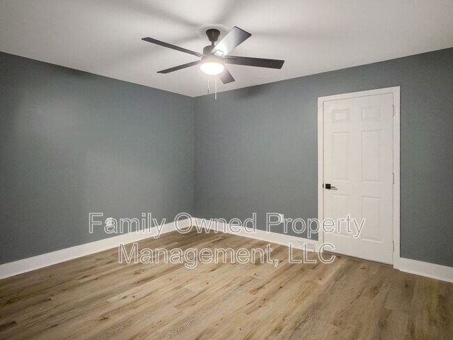 Building Photo - 23 Shadowmoss Pkwy