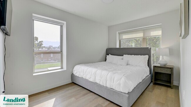 Building Photo - 352 S 500 E