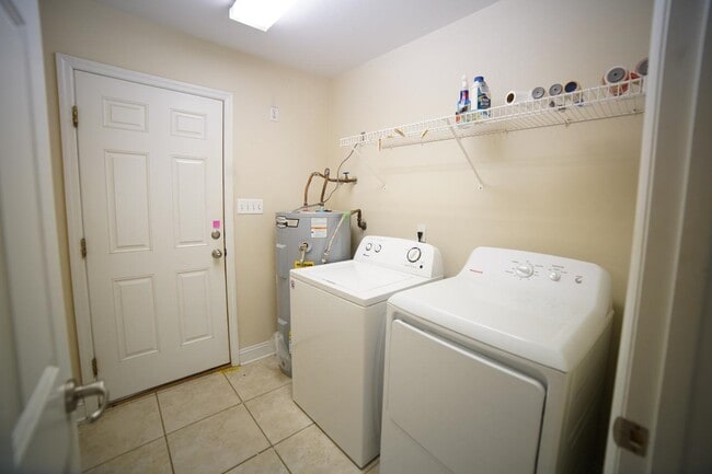 Building Photo - 3204 Gallant Fox Trail