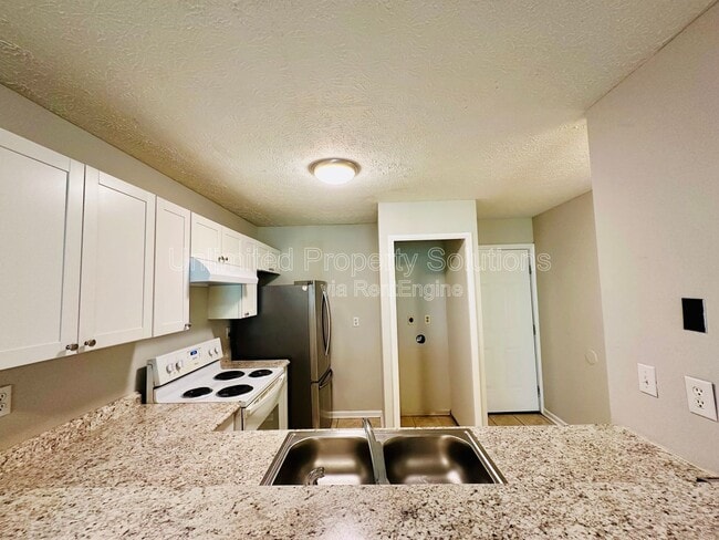 Building Photo - 211 Sunn Aire Ct