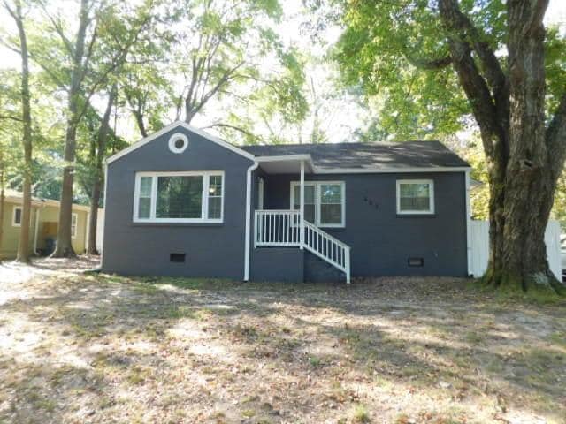 Primary Photo - 482 Hyde Dr NE