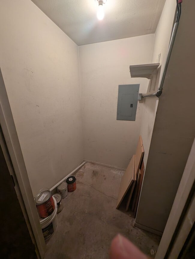 Building Photo - R317