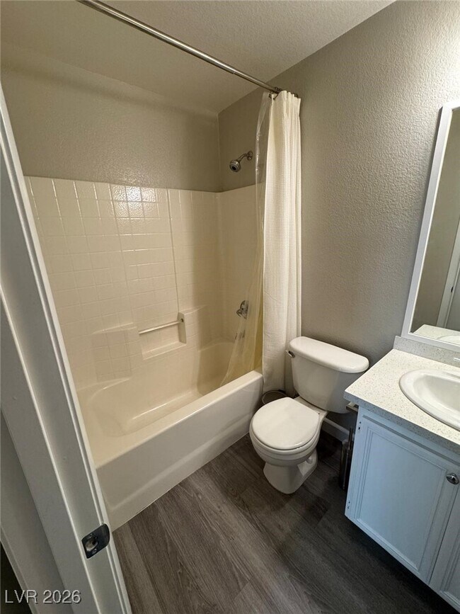 Building Photo - 2050 Towering Pines St