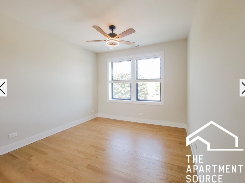 Building Photo - 2020 W Montrose Ave