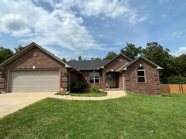 Primary Photo - Nice Jacksonville Home Close to Little Roc...
