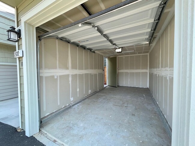 Building Photo - TENTATIVELY RENTED 1 Bedroom, 1 Bath Condo Convenient Napa Location