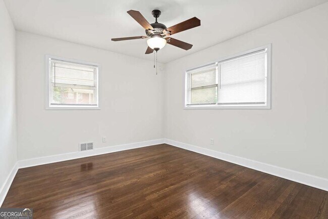 Building Photo - 1437 Vesta Ave