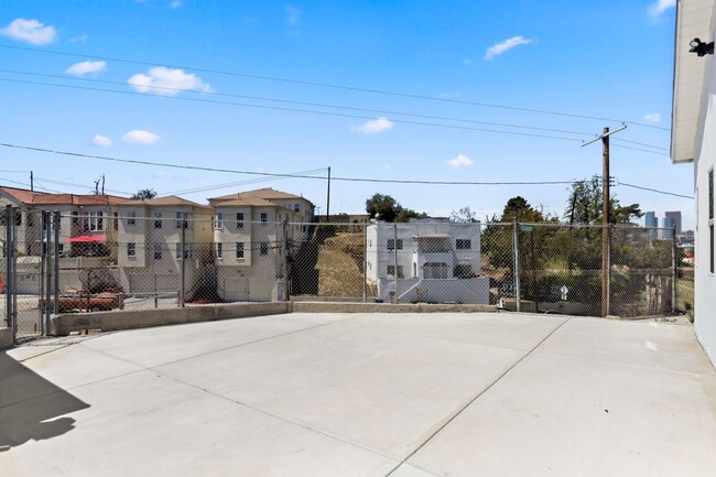 Building Photo - East LA duplex