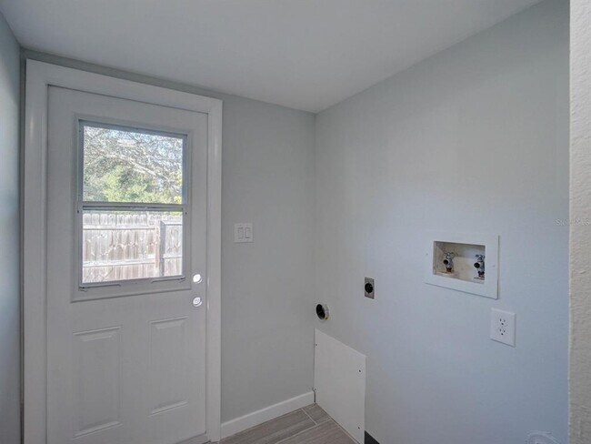 Building Photo - 1007 Sumner Blvd