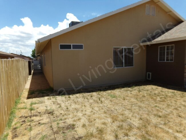Building Photo - BEAUTIFUL HOME NEAR WALLECK RANCH