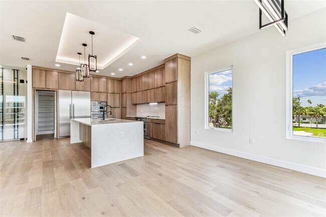 Building Photo - 3 Treasure Ln