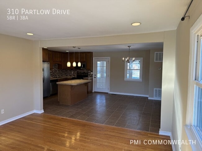 Building Photo - 310 Partlow Dr