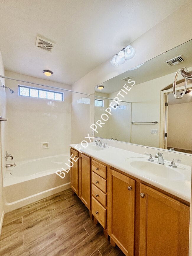 Building Photo - 2826 N Ramie Pl