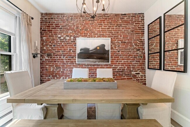 Building Photo - 91 Waltham St