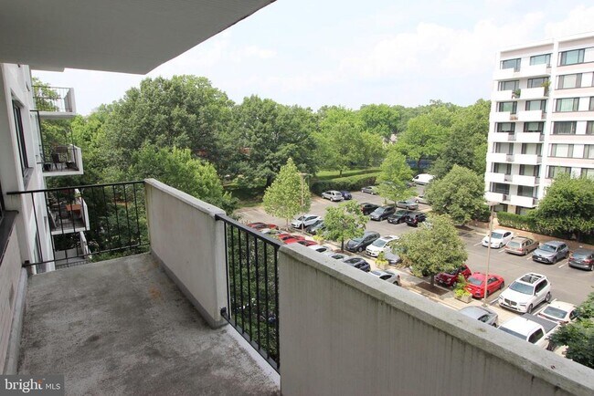 Building Photo - 4501 Arlington Blvd