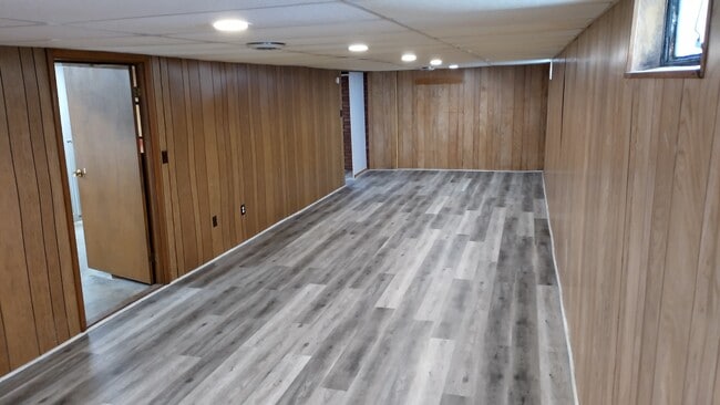 Building Photo - 1429 Casa Blanca Ln