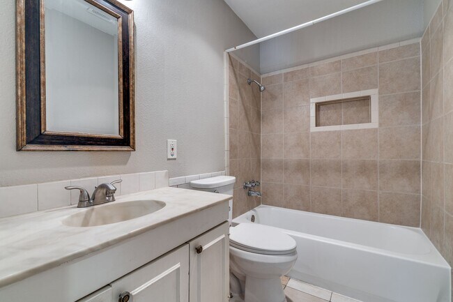 Building Photo - 3 Bed/2 Bath Hidden Treasure in Garland