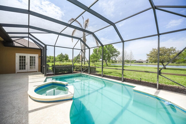 Building Photo - 4068 Gardenwood Cir