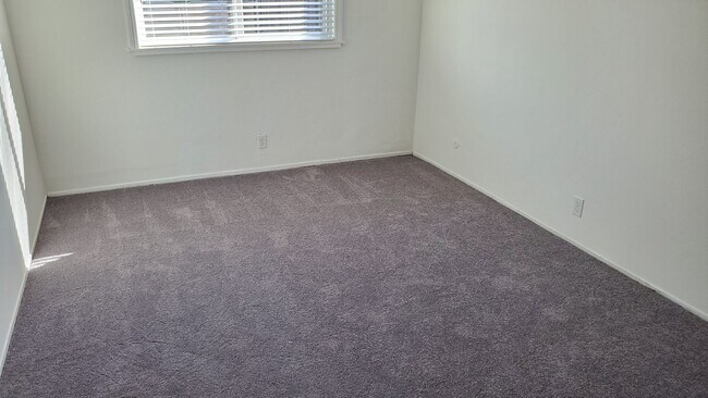 Building Photo - Spacious 2 Bedroom, 1 Bathroom Moraga Condo