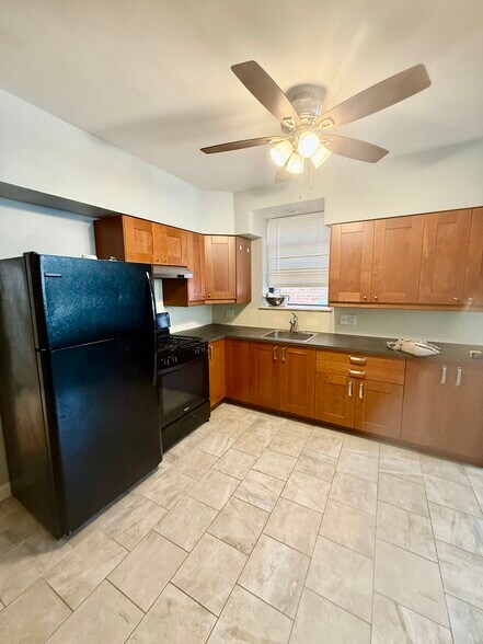 Building Photo - 1217 Snyder Ave