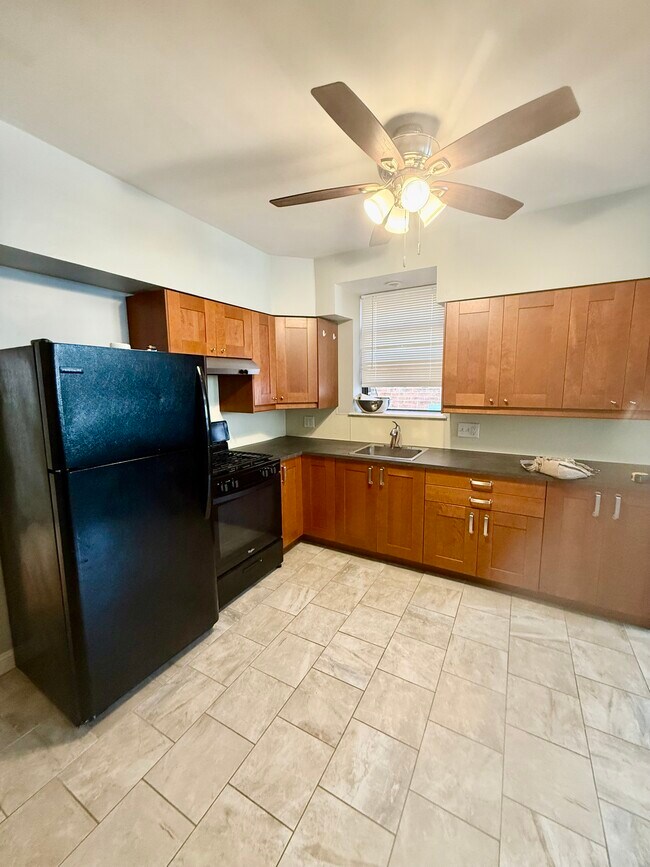 Building Photo - 1217 Snyder Ave