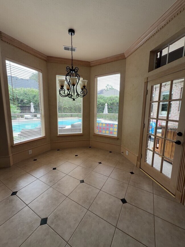 Building Photo - 16410 Emilia Ct