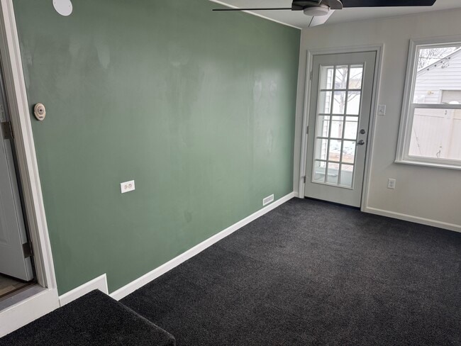 Building Photo - 2312 Newton St