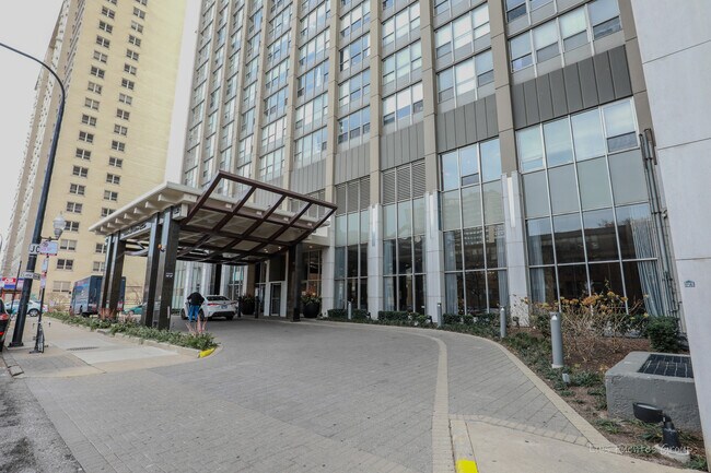 Building Photo - 655 W Irving Park Rd