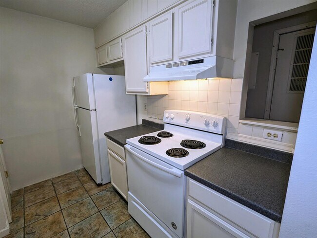 Building Photo - 7002 Lanier Dr