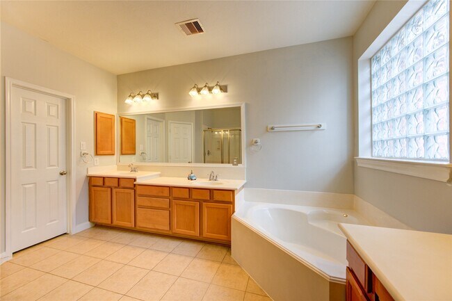 Building Photo - 5015 Shale Grove Ct