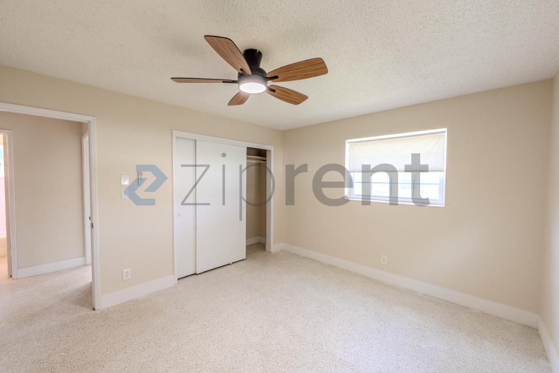 Building Photo - Unit B (Main House)
