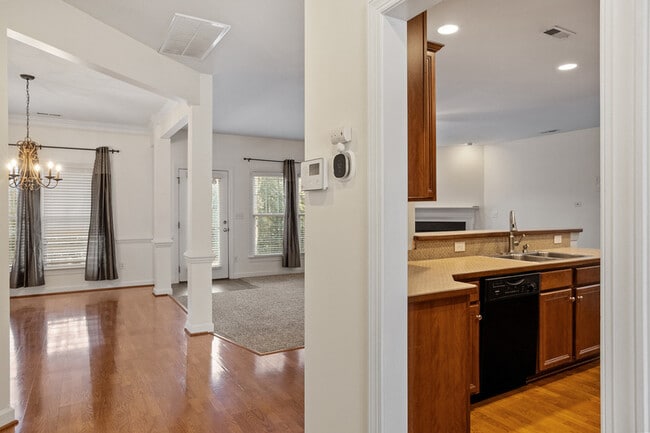 Building Photo - 8105 Satillo Ln