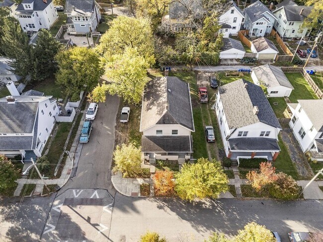 Building Photo - 263 Crestview Rd