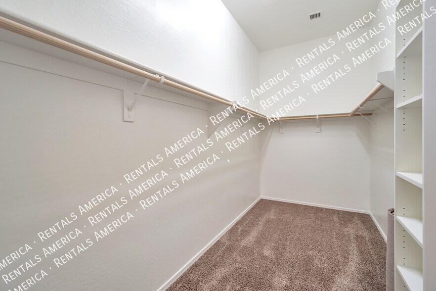 Building Photo - 43958 W Bailey Dr