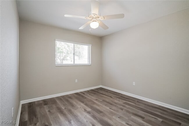 Building Photo - 1423 SE 18th St