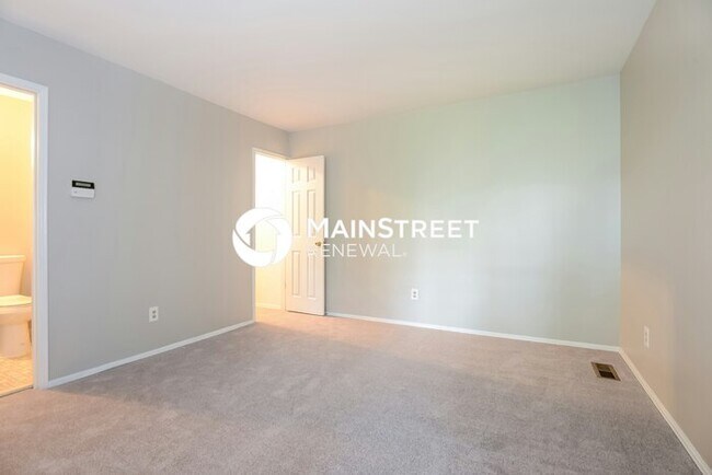 Building Photo - 4 Bedroom Pet-Friendly Home in Florissant,...