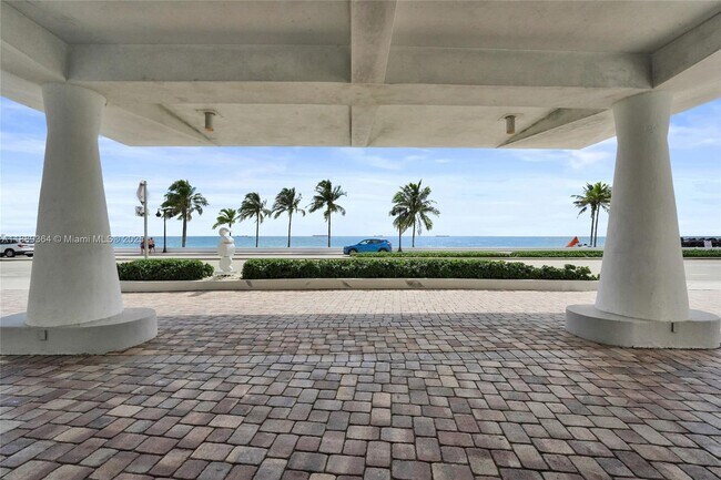 Building Photo - 209 N Fort Lauderdale Beach Blvd