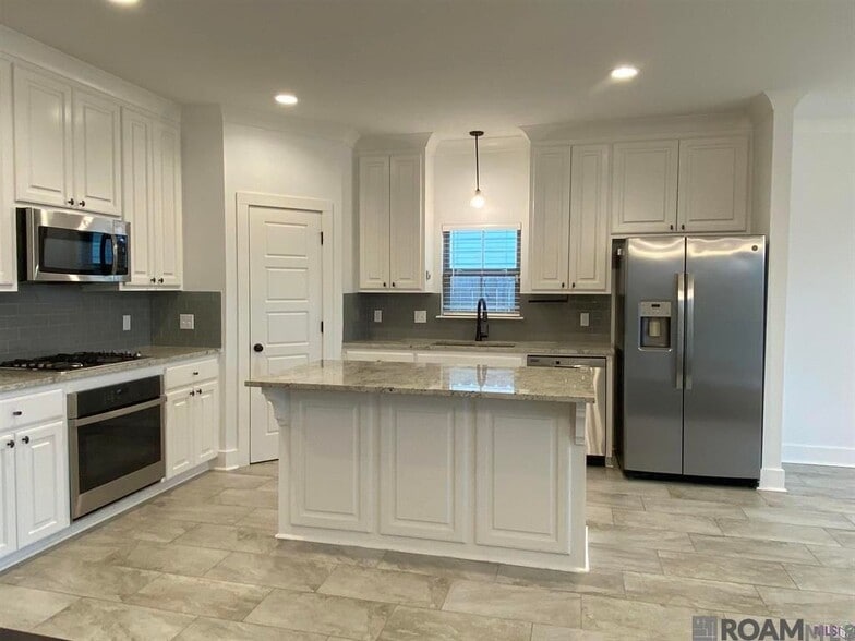 Building Photo - 13023 Great Tern Ave