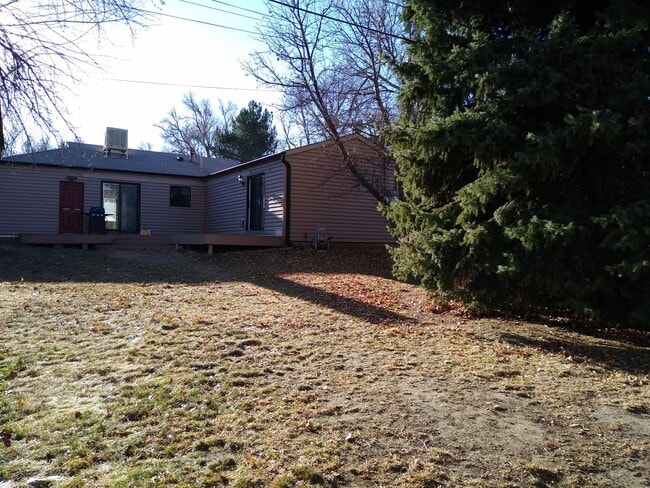 Building Photo - Stunning Ranch Home - Amazing Location - Backs up to Cherry Creek Trail