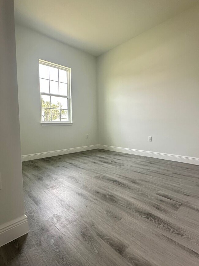 Building Photo - Marion Oaks