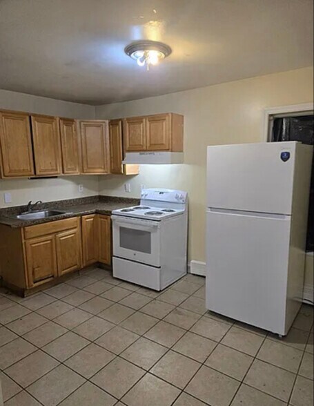 Primary Photo - 7 Jones St