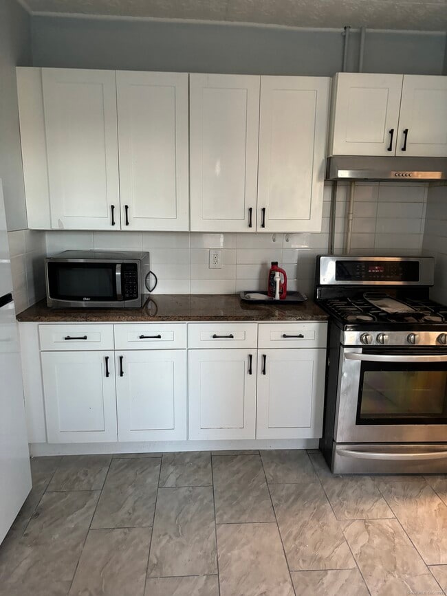 Building Photo - 35 Washington St