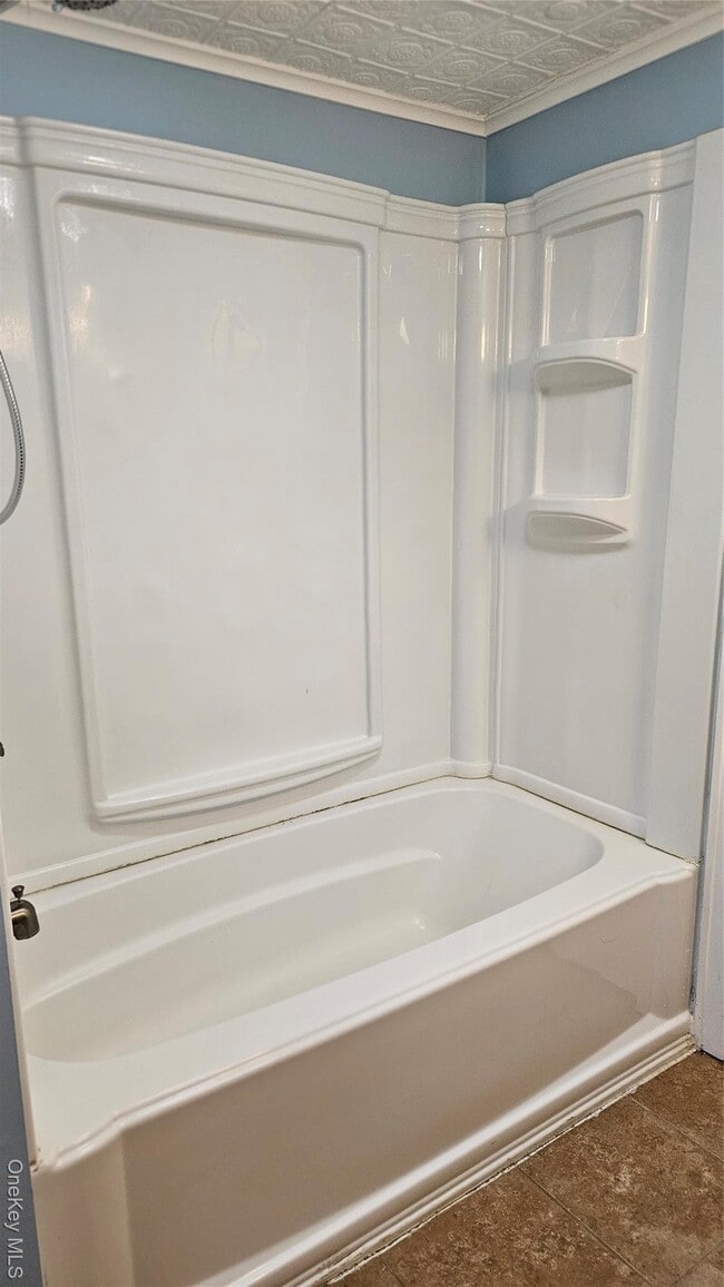 Building Photo - 192 Main St