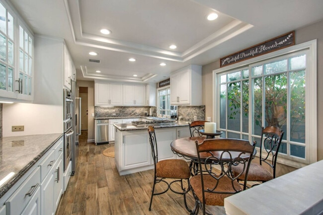 Building Photo - 3672 Seascape Dr