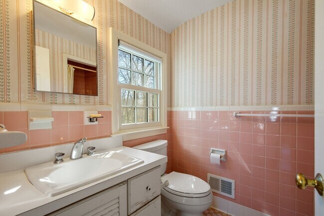 Building Photo - 68 Westgate