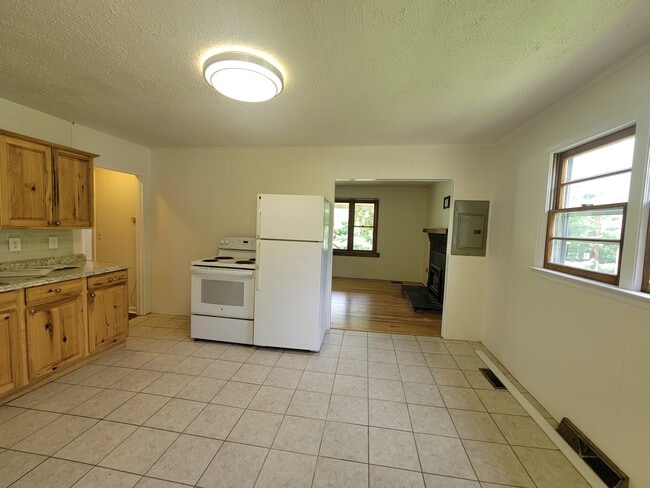 Building Photo - 1446 Camp Branch Rd