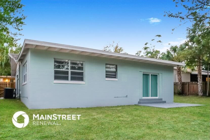 Building Photo - 6129 Hialeah St