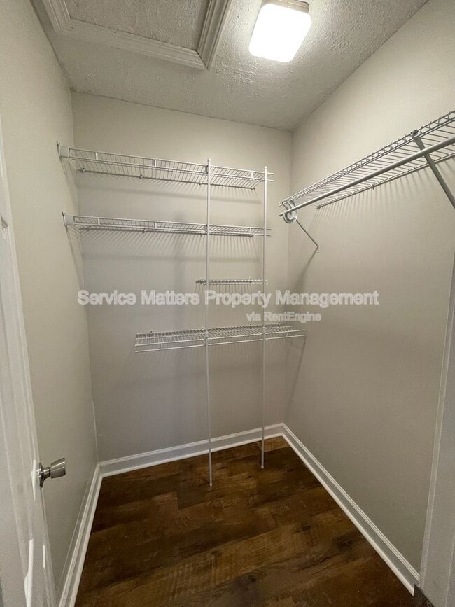 Building Photo - 5057 Pennington Ln