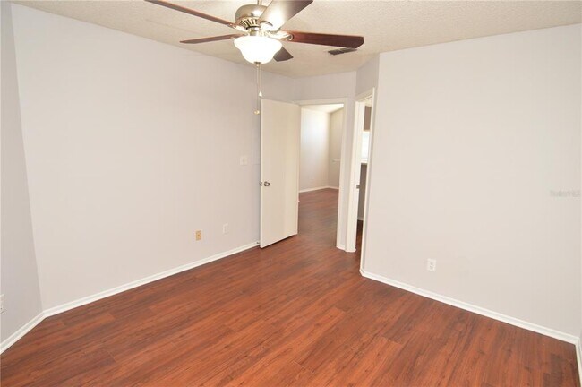 Building Photo - 8630 Mallard Reserve Dr