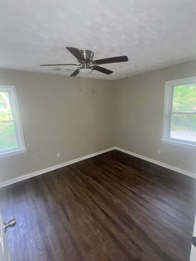 Building Photo - 40 Sue Alice Ln